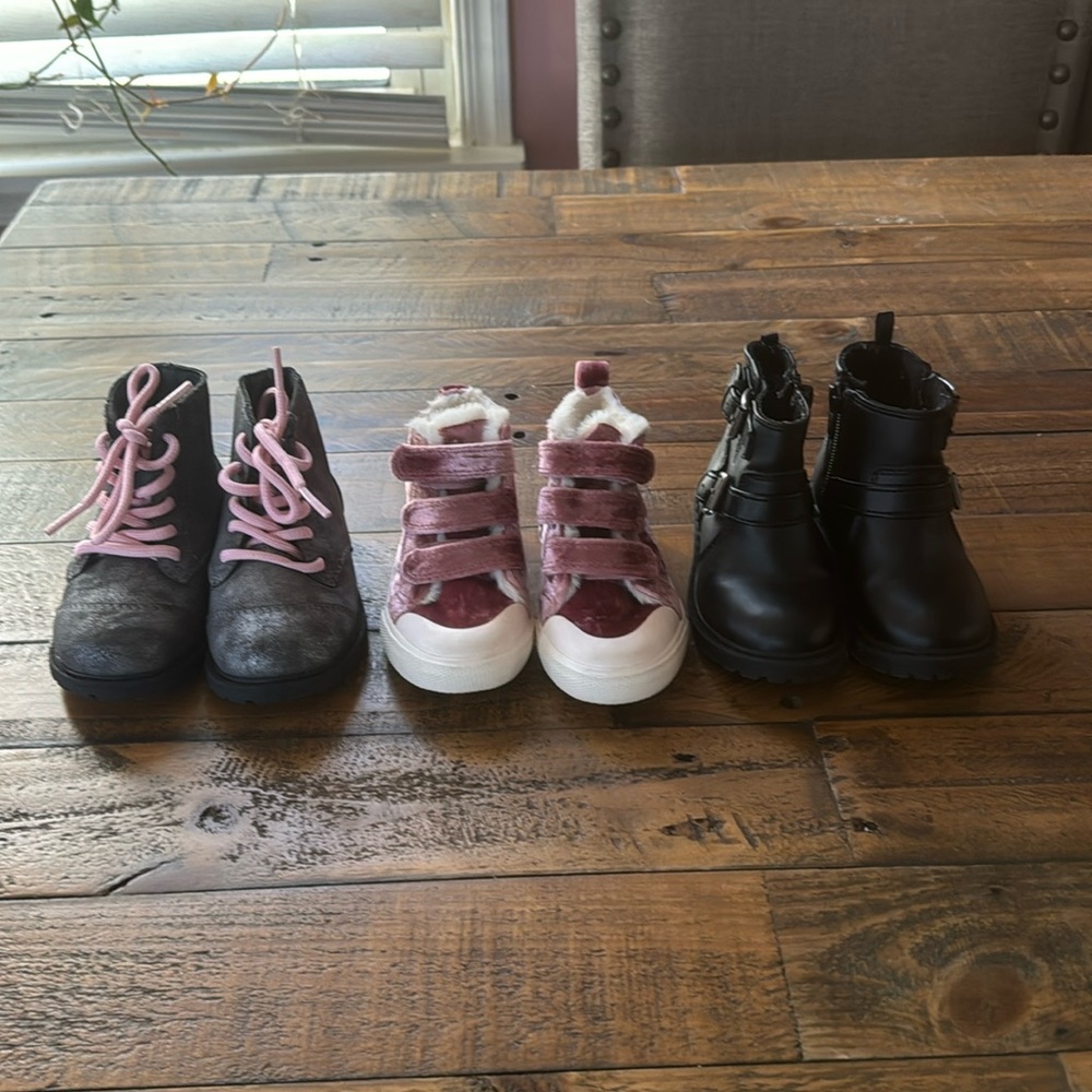 Toddler girls winter shoes bundle Size 6.